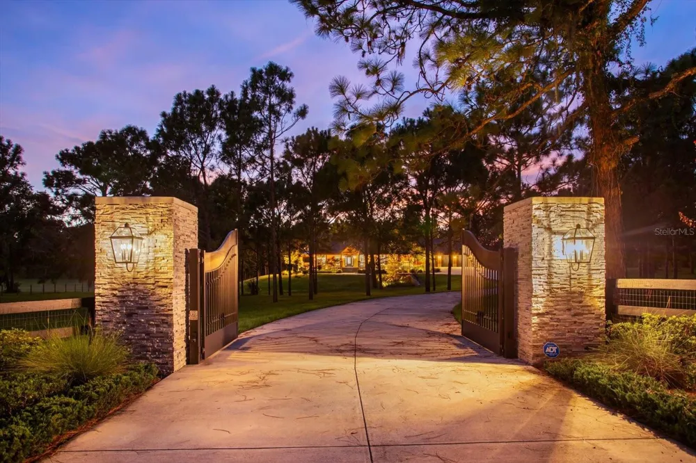 5208 EFFIE DRIVE Apopka, FL 32712