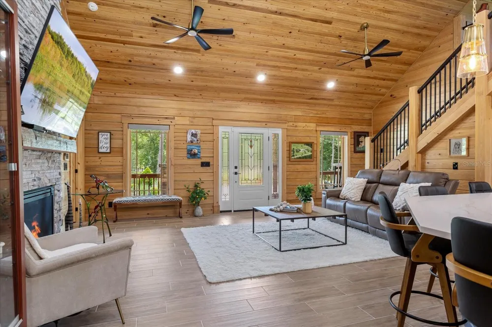 5208 EFFIE DRIVE Apopka, FL 32712