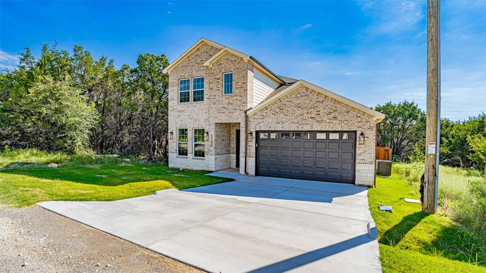 5702 Barkridge Drive Granbury, TX 76048