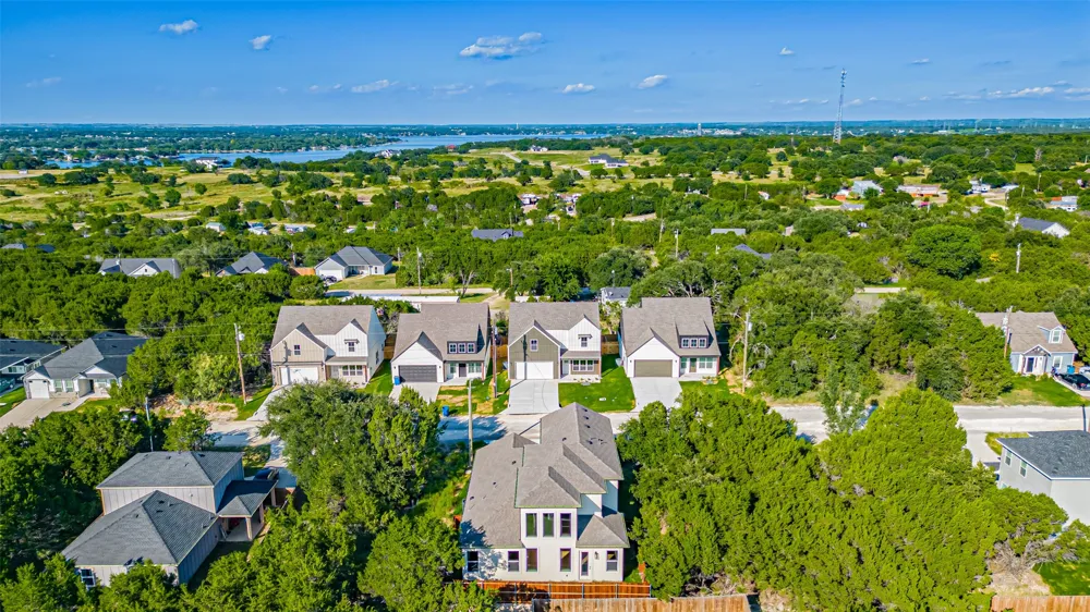 5702 Barkridge Drive Granbury, TX 76048