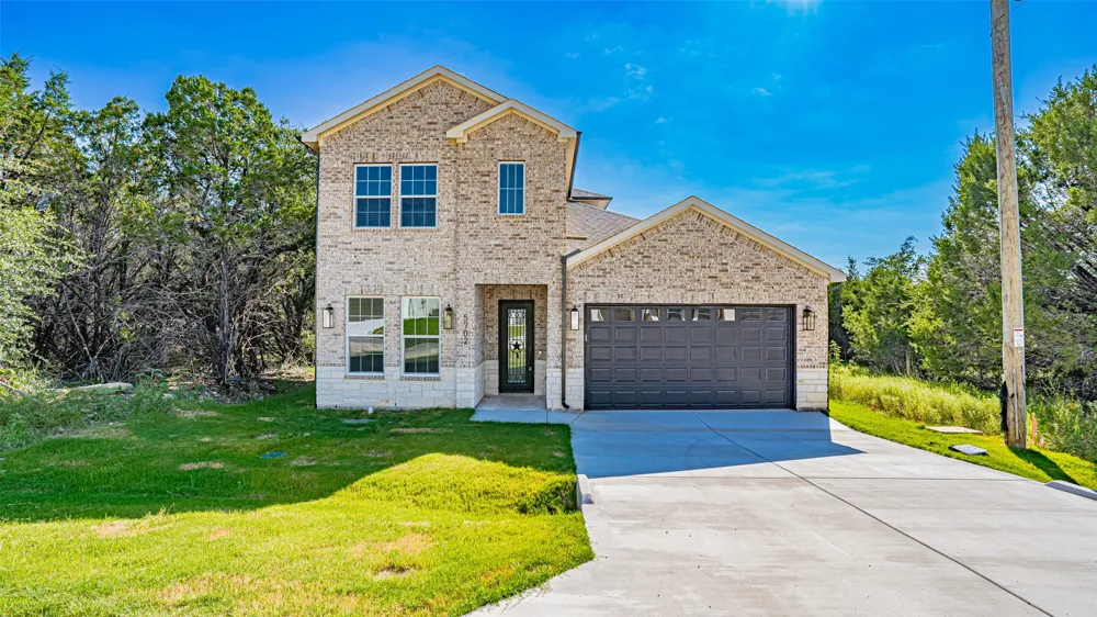 5702 Barkridge Drive Granbury, TX 76048