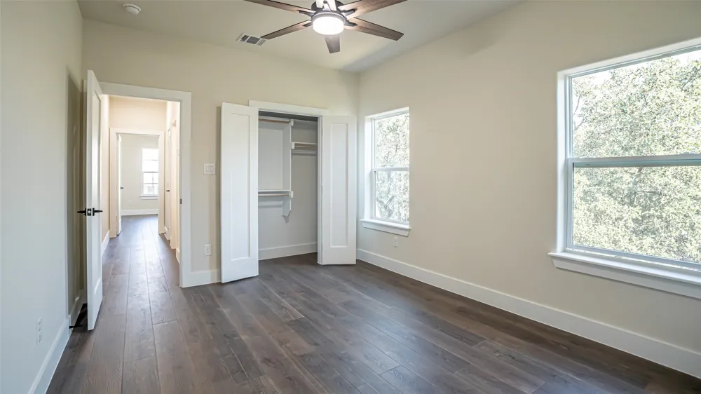 5702 Barkridge Drive Granbury, TX 76048