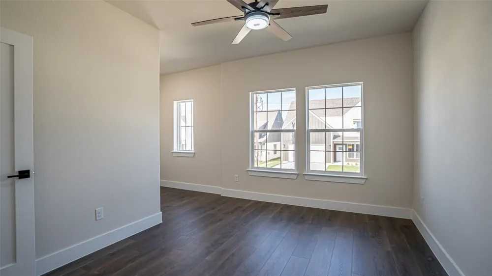 5702 Barkridge Drive Granbury, TX 76048