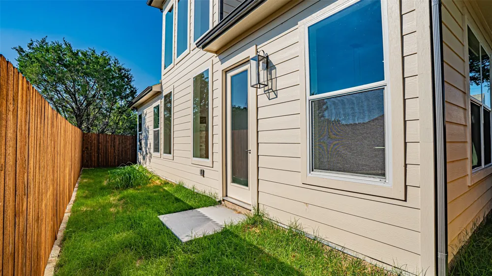 5702 Barkridge Drive Granbury, TX 76048