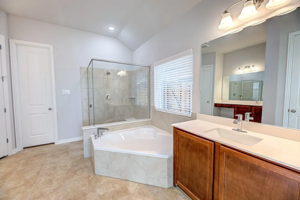 1012 Rosebay Drive Justin, TX 76247