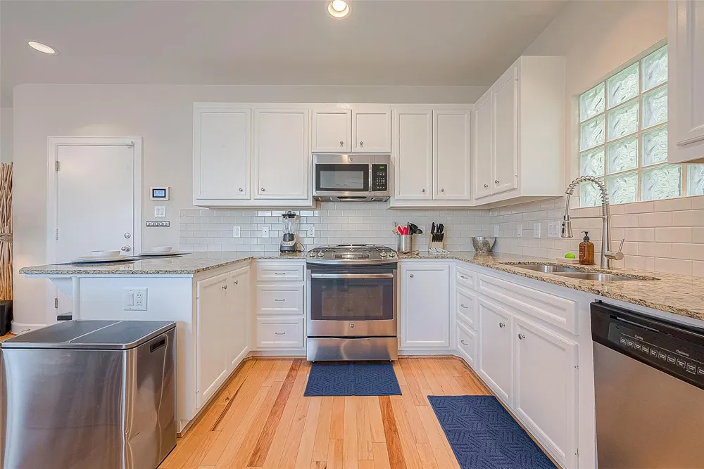3733 Main Poplar Drive Houston, TX 77025