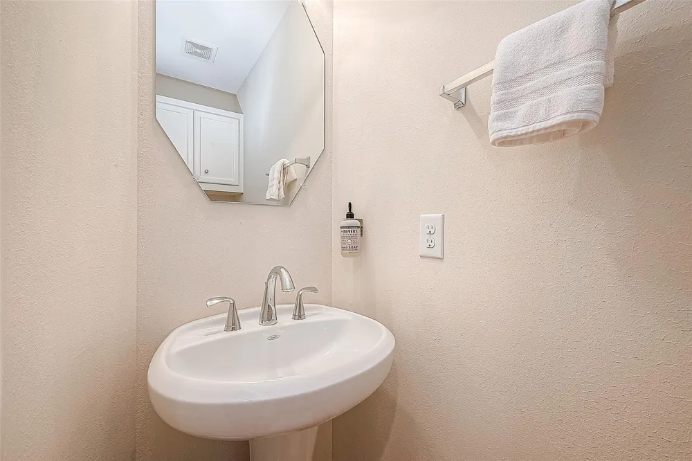 3733 Main Poplar Drive Houston, TX 77025
