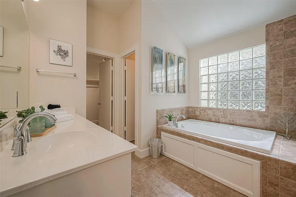 3733 Main Poplar Drive Houston, TX 77025