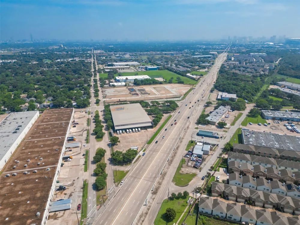3733 Main Poplar Drive Houston, TX 77025