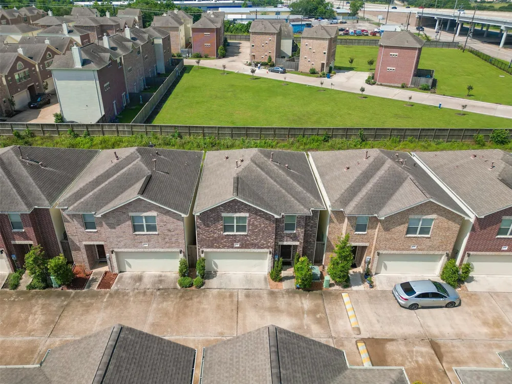 3733 Main Poplar Drive Houston, TX 77025