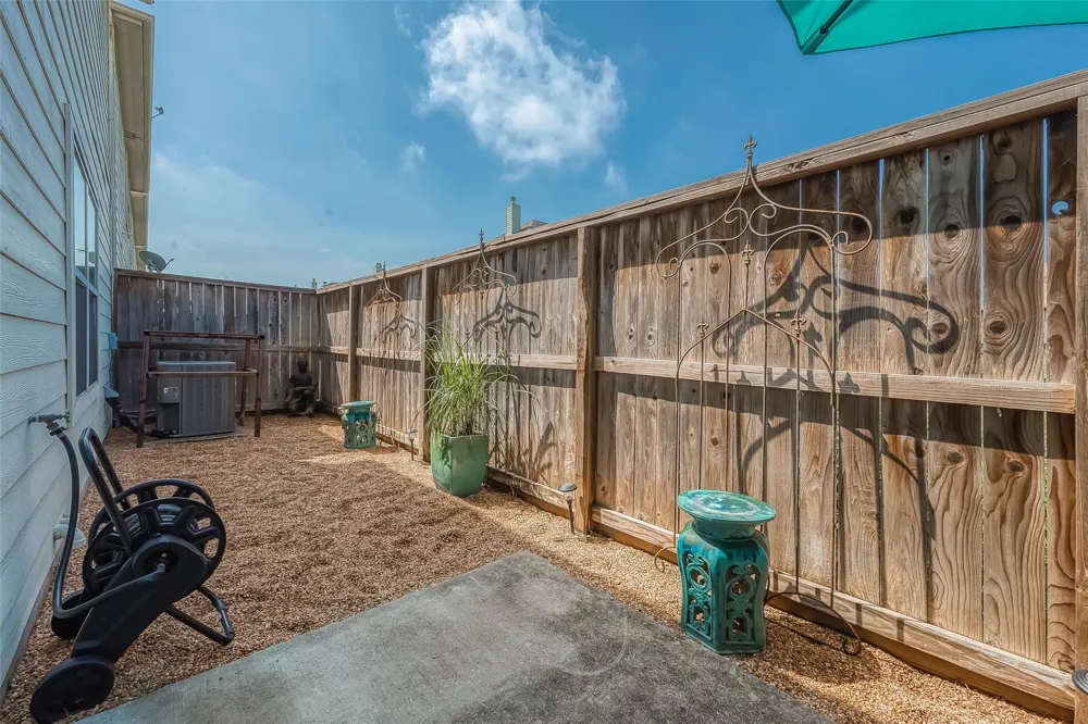 3733 Main Poplar Drive Houston, TX 77025