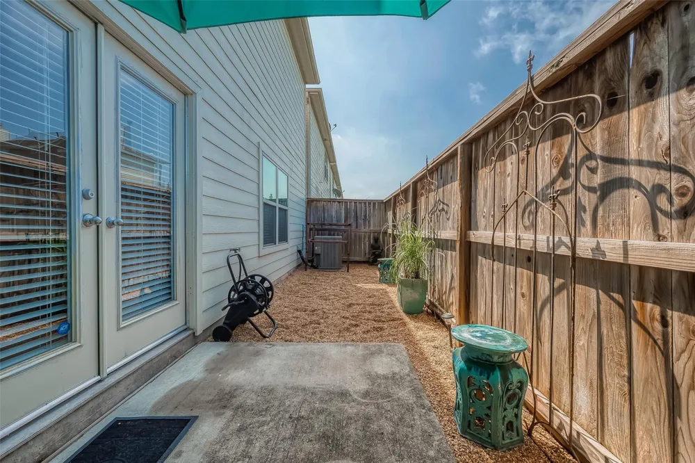 3733 Main Poplar Drive Houston, TX 77025