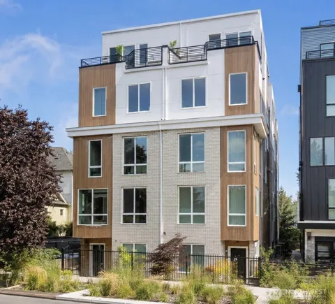 222 10th Avenue E #D