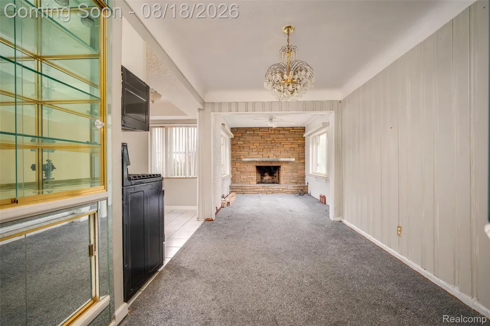16786 Sprenger Avenue Eastpointe City, MI 48021