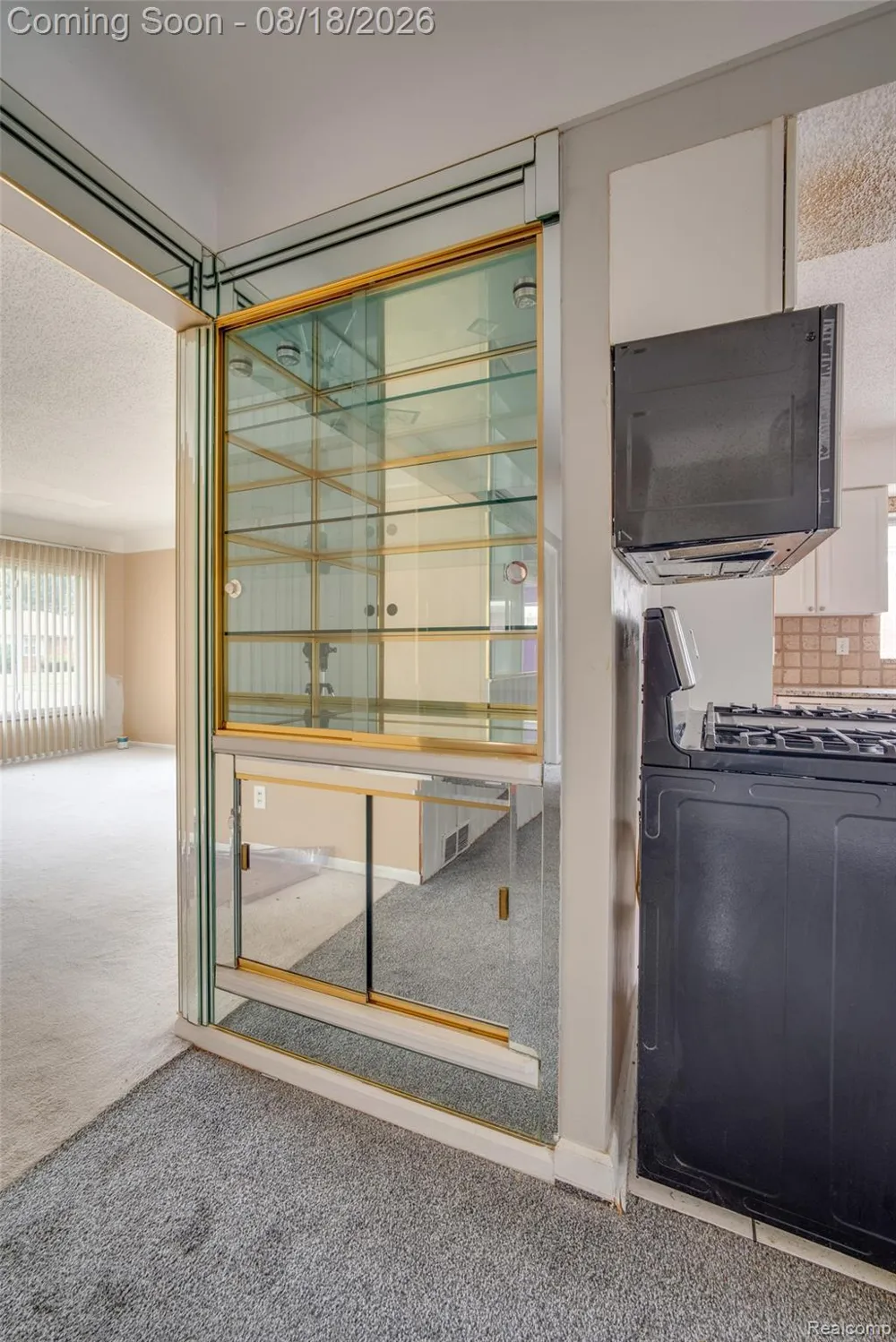 16786 Sprenger Avenue Eastpointe City, MI 48021