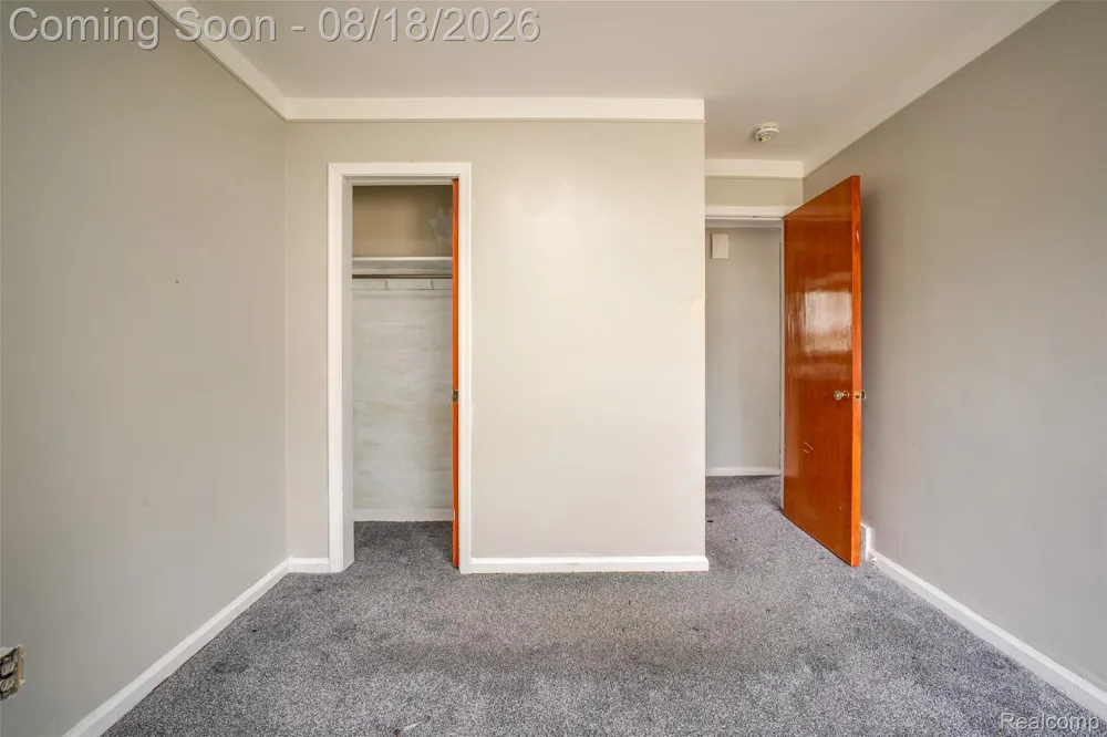 16786 Sprenger Avenue Eastpointe City, MI 48021