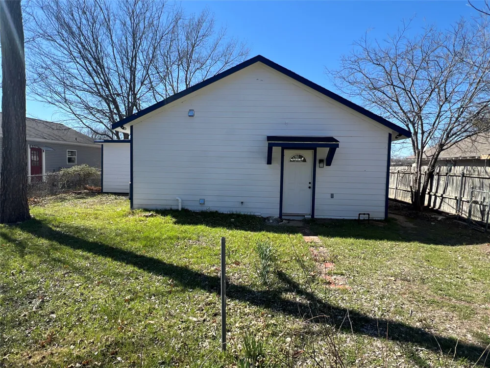 825 Texas Street Graham, TX 76450