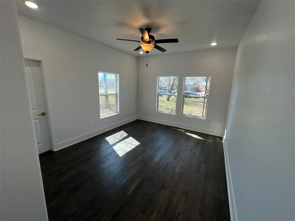 825 Texas Street Graham, TX 76450