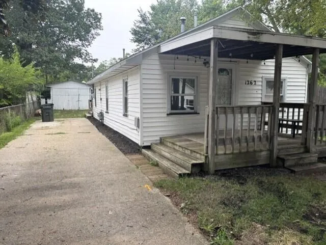 1262 W Langeland Avenue Muskegon, MI 49442