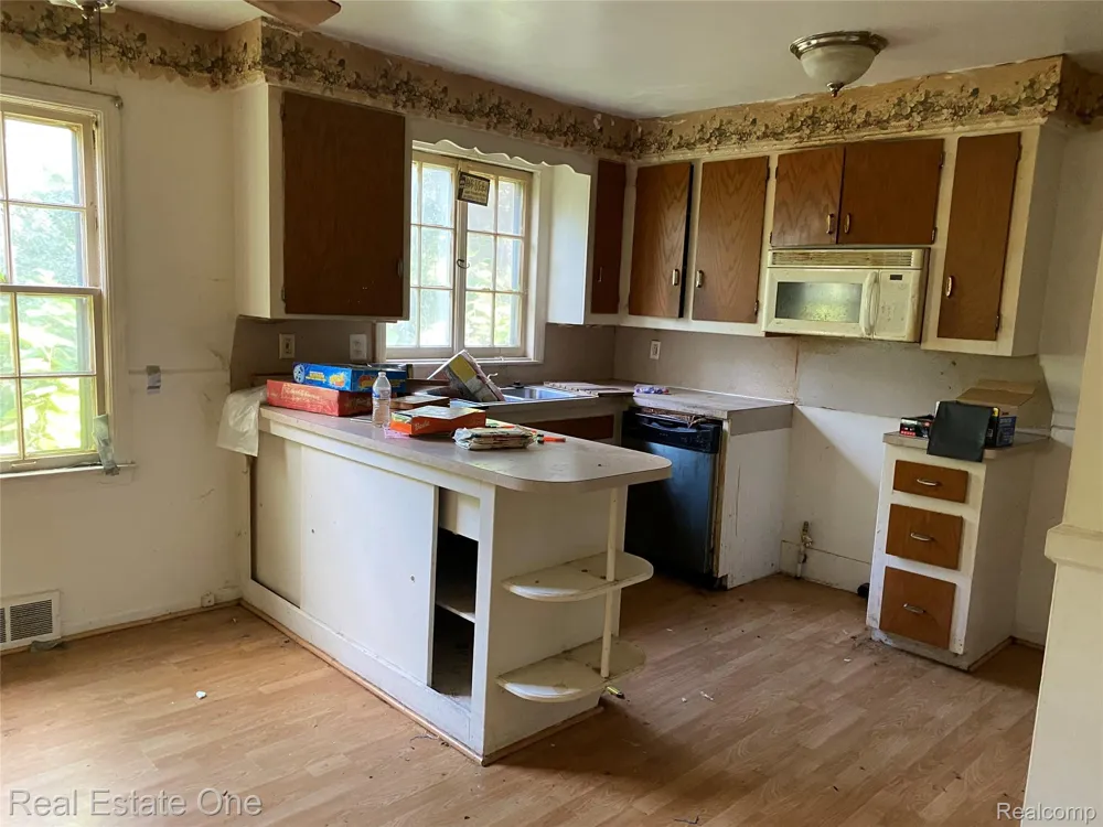 35437 Stellwagen Street Wayne City, MI 48184