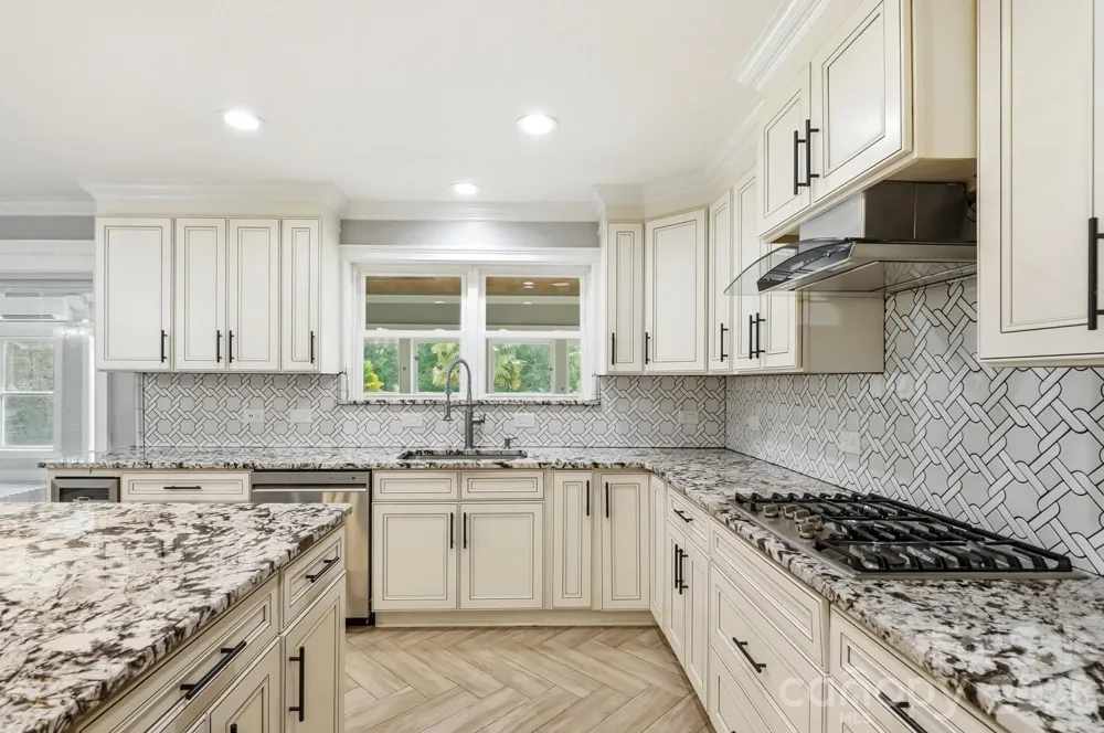 14010 Mareshead Lane Matthews, NC 28105