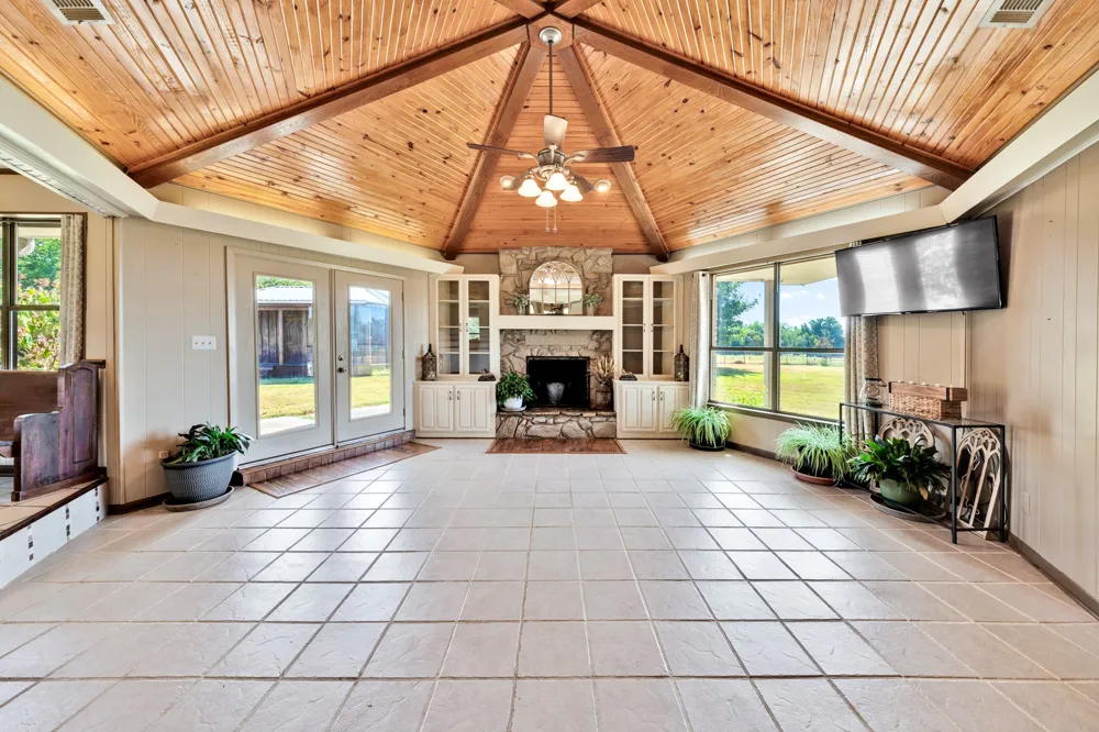 8727 S Fm 69 Como, TX 75431