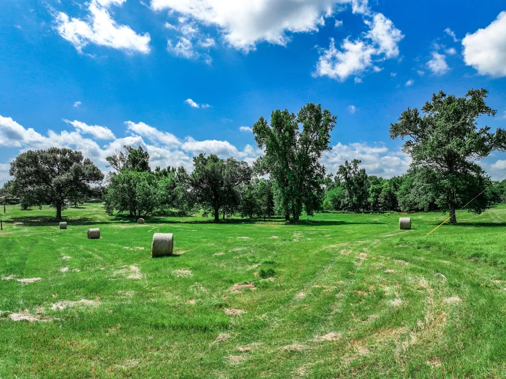 8727 S Fm 69 Como, TX 75431