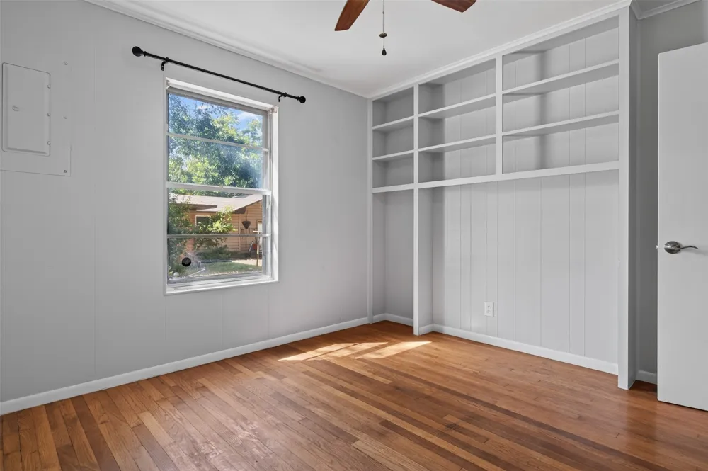 702 Rita Street Lacy Lakeview, TX 76705