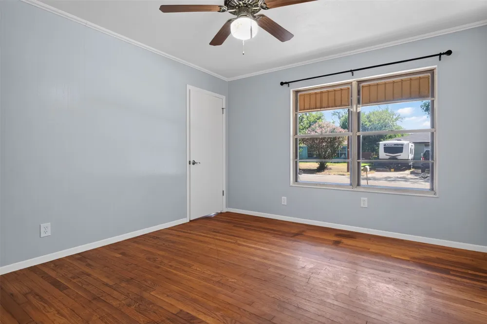 702 Rita Street Lacy Lakeview, TX 76705