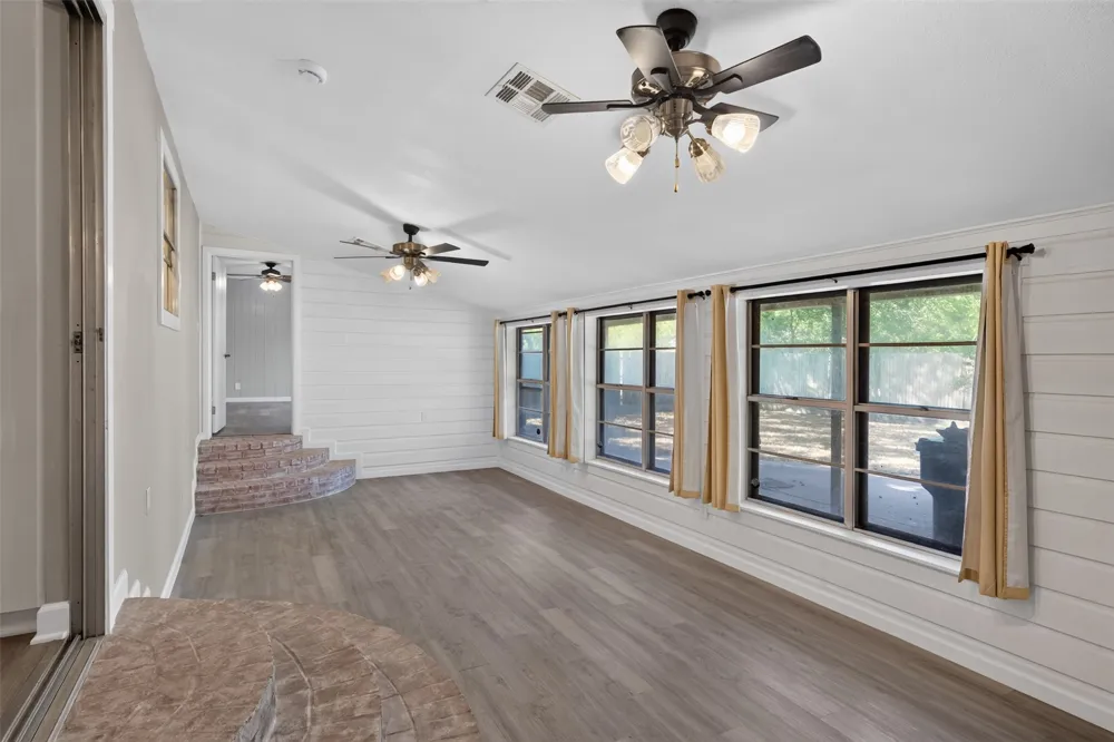 702 Rita Street Lacy Lakeview, TX 76705