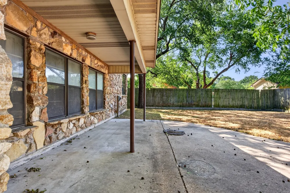 702 Rita Street Lacy Lakeview, TX 76705