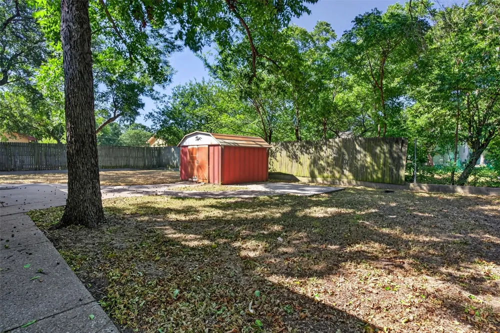 702 Rita Street Lacy Lakeview, TX 76705
