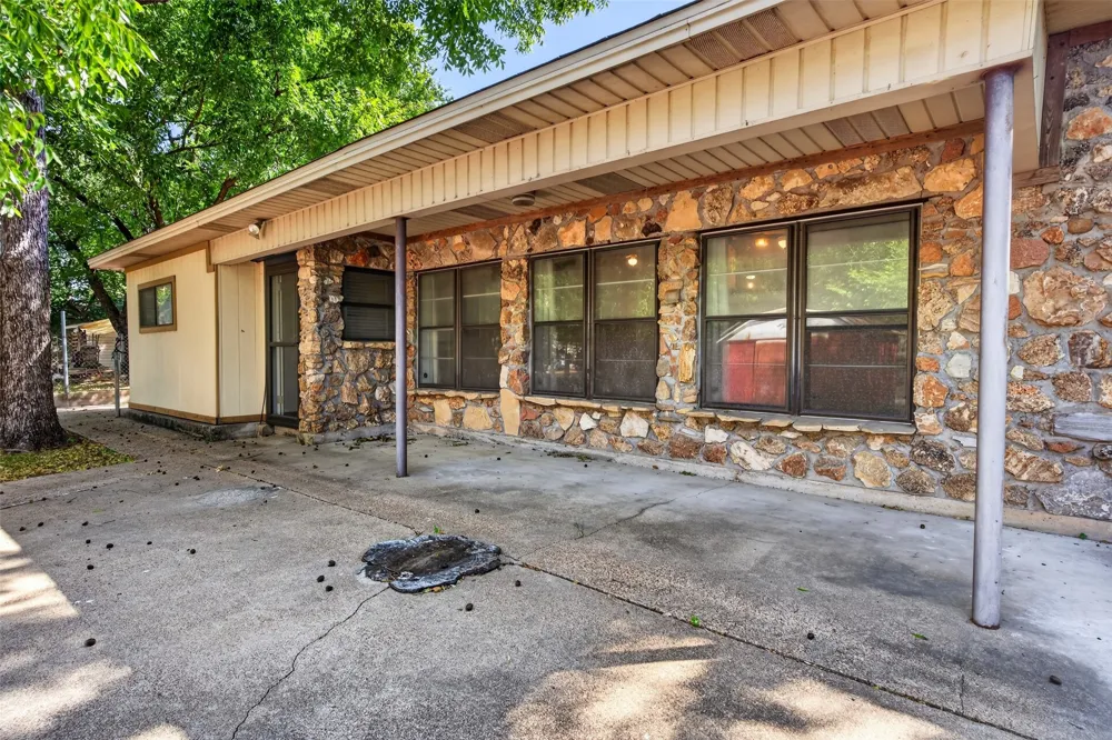 702 Rita Street Lacy Lakeview, TX 76705