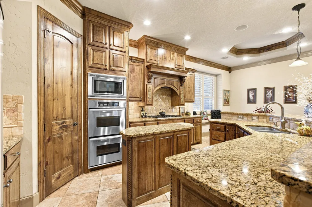 613 Sophie Lane Colleyville, TX 76034