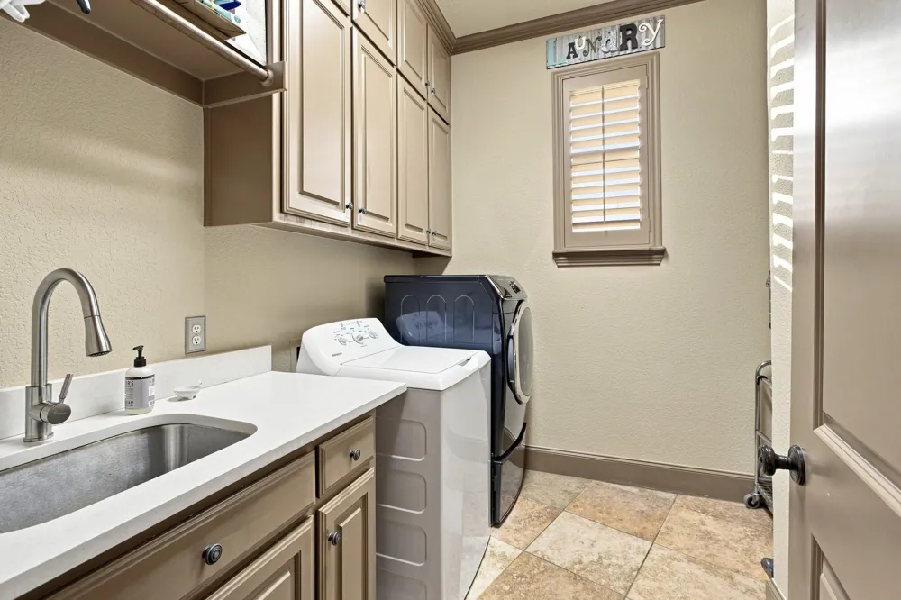 613 Sophie Lane Colleyville, TX 76034