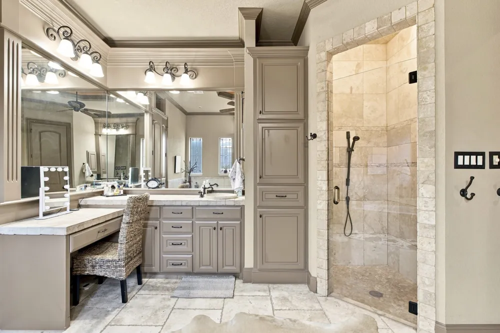613 Sophie Lane Colleyville, TX 76034