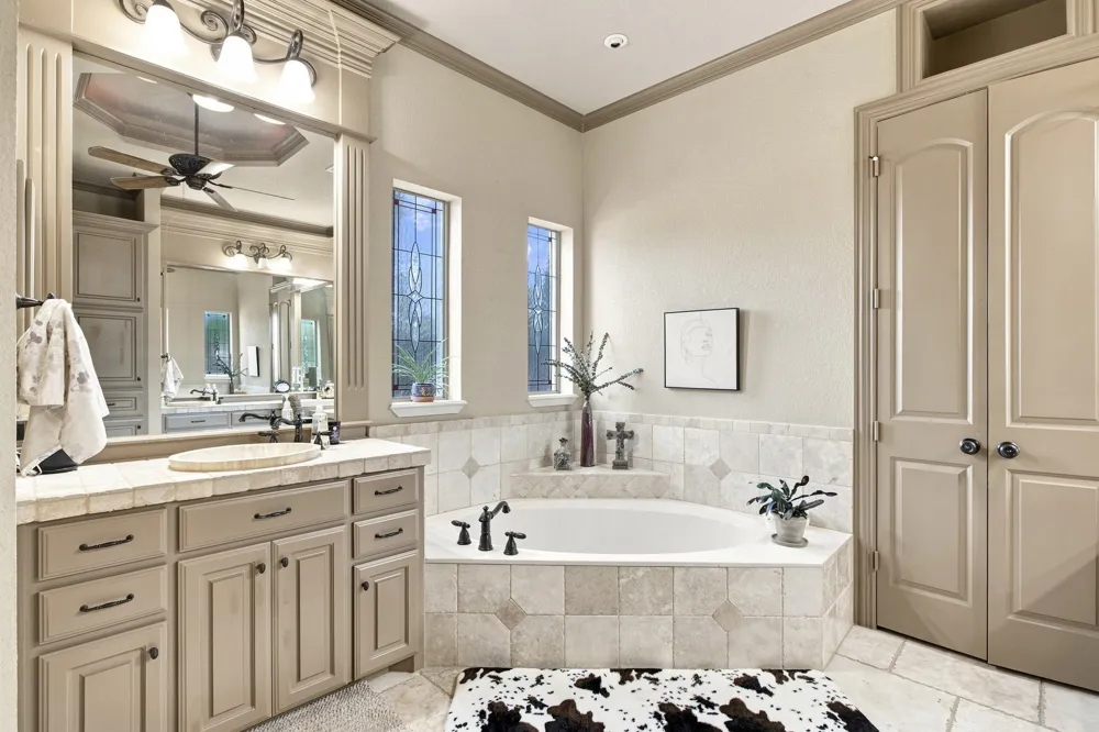 613 Sophie Lane Colleyville, TX 76034
