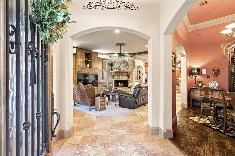 613 Sophie Lane Colleyville, TX 76034