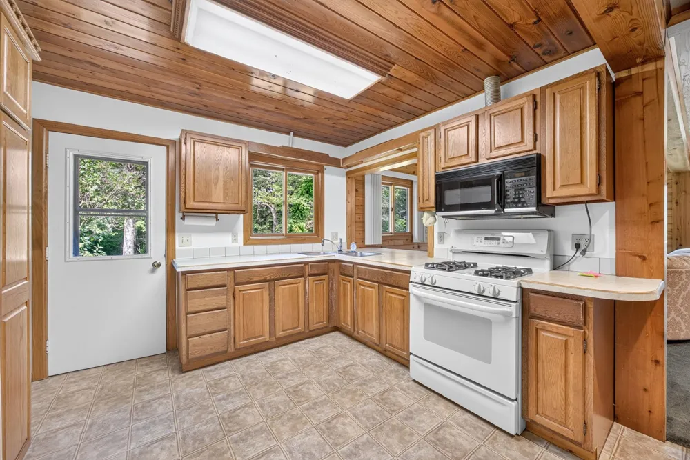 19706 20 Mile Road Burdell Township, MI 49688