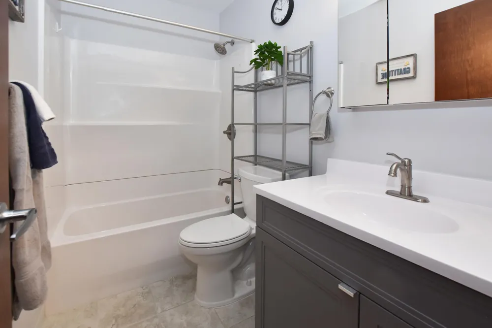 1860 Mcmenemy Street #I Maplewood, MN 55117