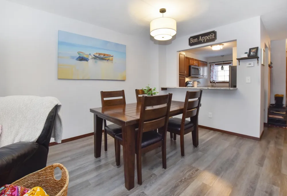 1860 Mcmenemy Street #I Maplewood, MN 55117