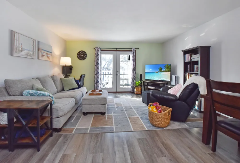 1860 Mcmenemy Street #I Maplewood, MN 55117
