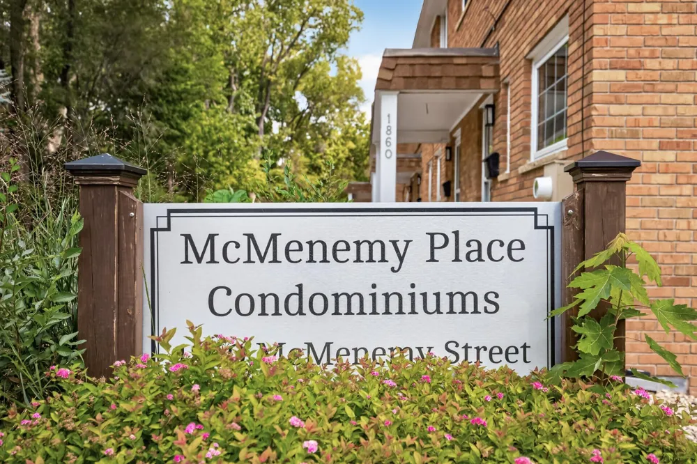 1860 Mcmenemy Street #I Maplewood, MN 55117
