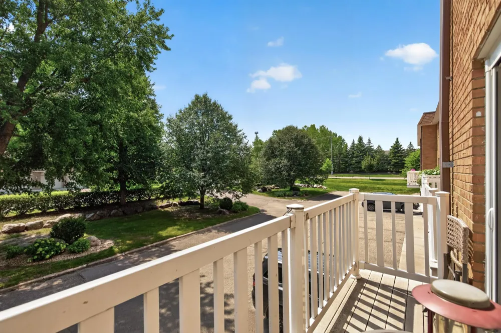 1860 Mcmenemy Street #I Maplewood, MN 55117