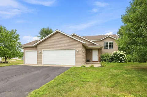 260 Chatter Circle NE