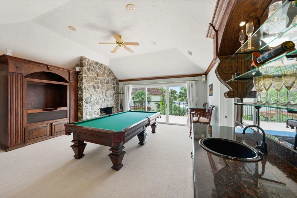 2207 Twin Oaks Boulevard Kemah, TX 77565