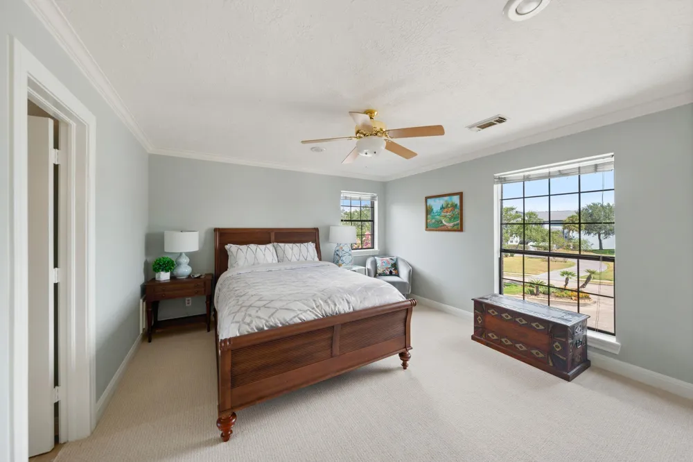 2207 Twin Oaks Boulevard Kemah, TX 77565