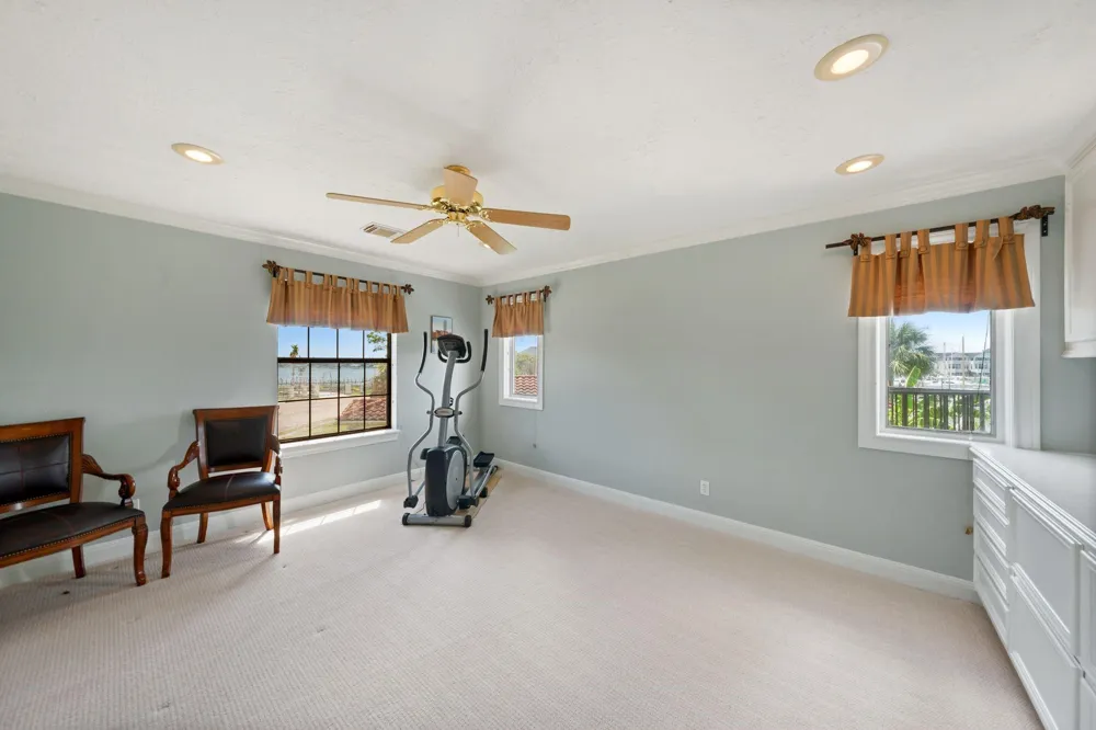 2207 Twin Oaks Boulevard Kemah, TX 77565