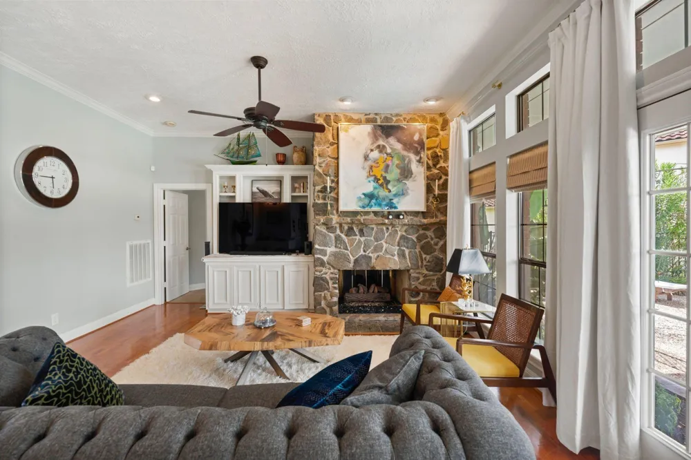 2207 Twin Oaks Boulevard Kemah, TX 77565