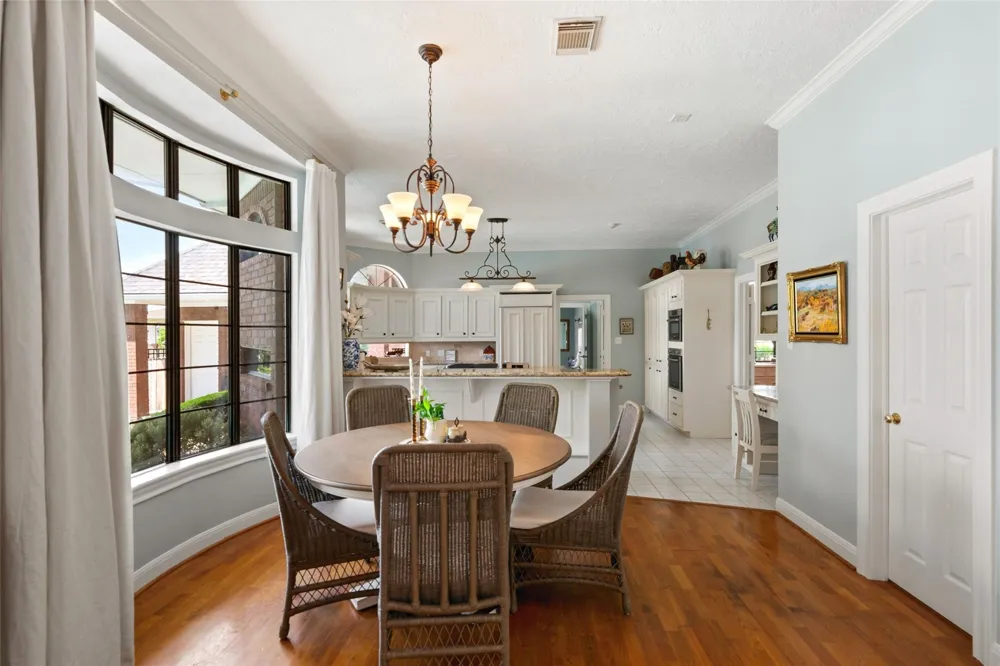 2207 Twin Oaks Boulevard Kemah, TX 77565